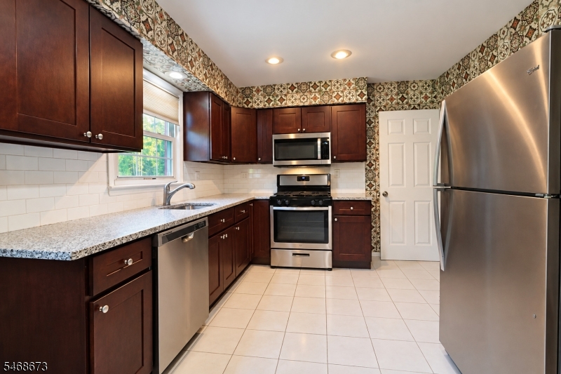 25 Valley View Road Hillside NJ 07205