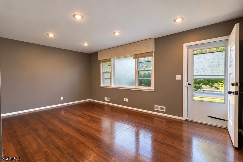 25 Valley View Road Hillside NJ 07205