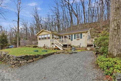 12 Cliffside Terrace Vernon NJ 07461