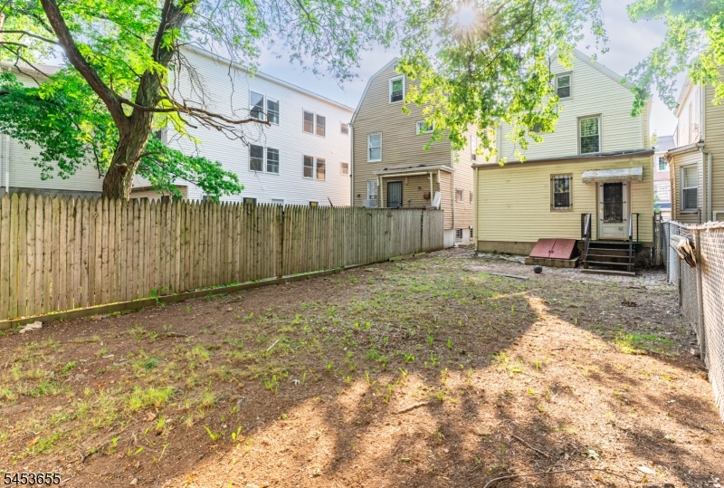 800 S 15th Street Newark NJ 07108