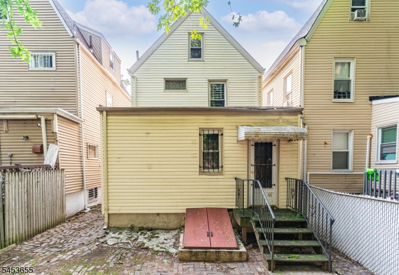 800 S 15th Street Newark NJ 07108