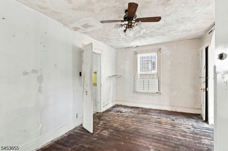 800 S 15th Street Newark NJ 07108