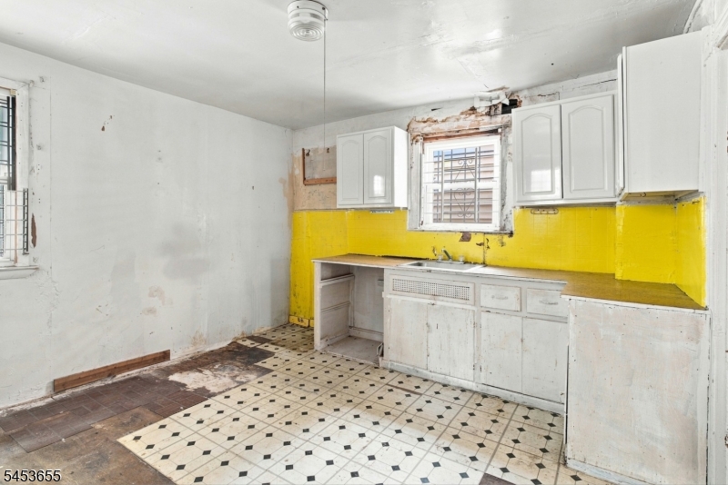 800 S 15th Street Newark NJ 07108