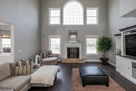 8 Kren Drive Raritan NJ 08551