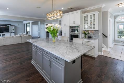 8 Kren Drive Raritan NJ 08551