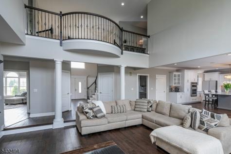 8 Kren Drive Raritan NJ 08551