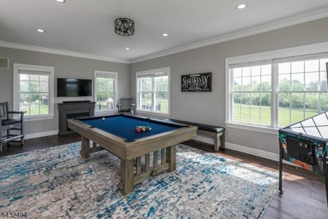 8 Kren Drive Raritan NJ 08551