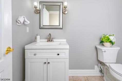 8 Kren Drive Raritan NJ 08551