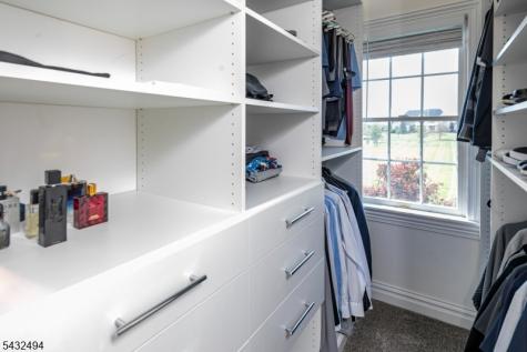 8 Kren Drive Raritan NJ 08551