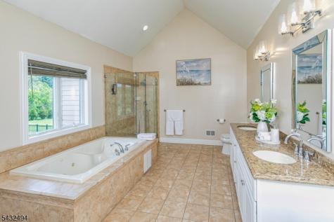 8 Kren Drive Raritan NJ 08551