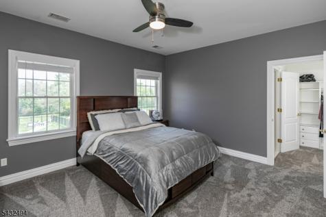 8 Kren Drive Raritan NJ 08551