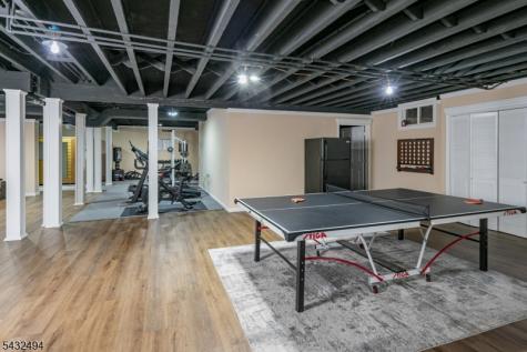 8 Kren Drive Raritan NJ 08551