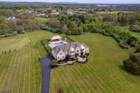 8 Kren Drive Raritan NJ 08551