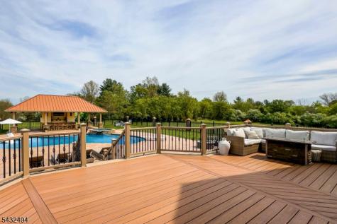 8 Kren Drive Raritan NJ 08551