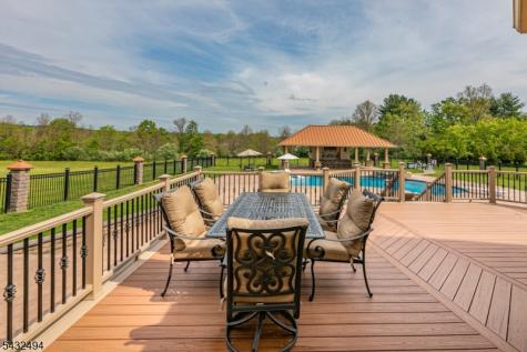 8 Kren Drive Raritan NJ 08551