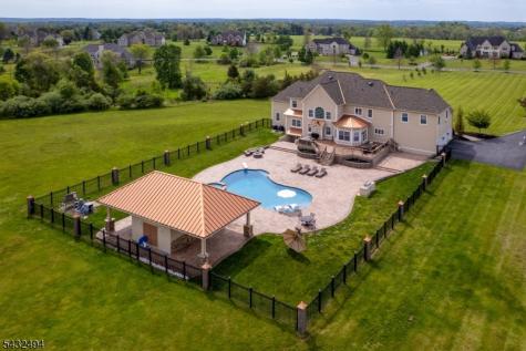 8 Kren Drive Raritan NJ 08551
