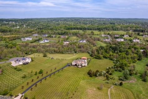 8 Kren Drive Raritan NJ 08551