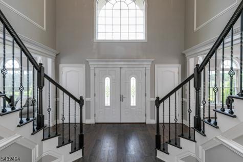 8 Kren Drive Raritan NJ 08551