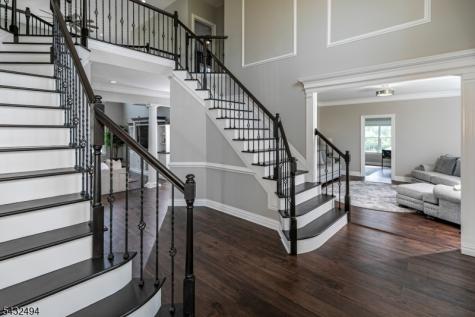 8 Kren Drive Raritan NJ 08551