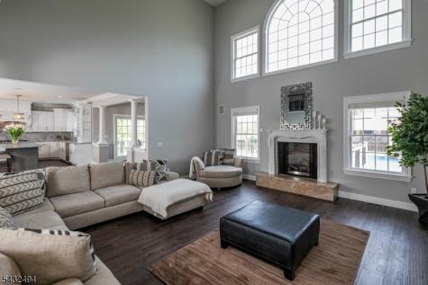 8 Kren Drive Raritan NJ 08551