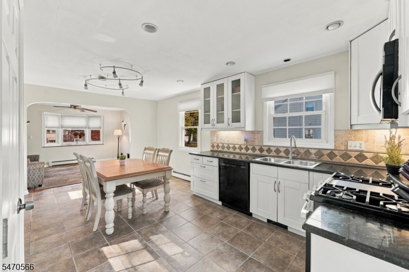 10 Deroon Avenue North Haledon NJ 07508