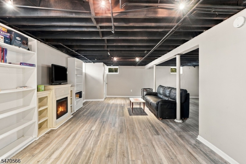 10 Deroon Avenue North Haledon NJ 07508