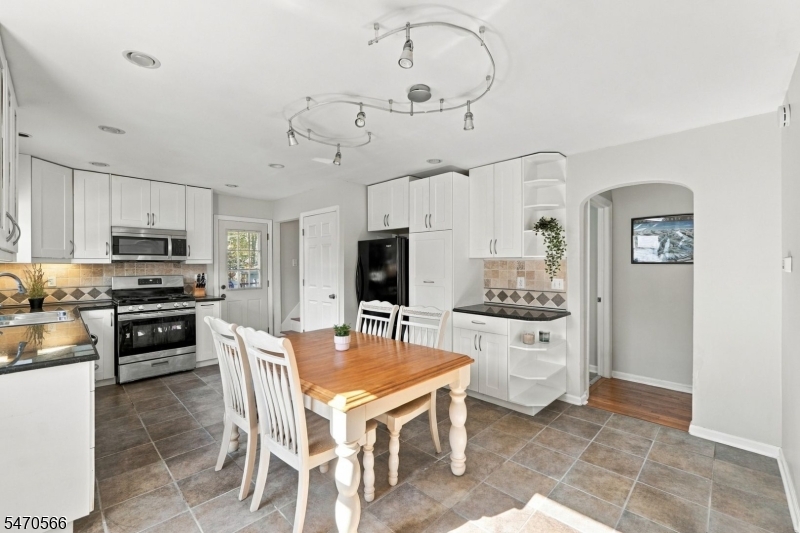 10 Deroon Avenue North Haledon NJ 07508