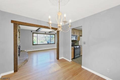 54 Mapledale Avenue Roxbury NJ 07876