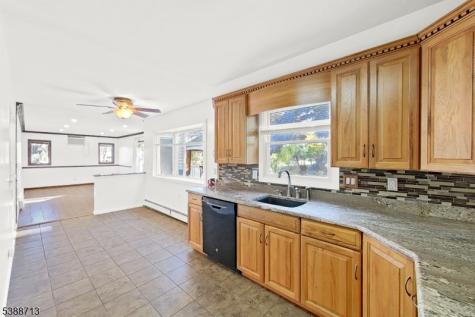 54 Mapledale Avenue Roxbury NJ 07876
