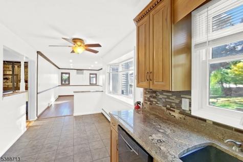 54 Mapledale Avenue Roxbury NJ 07876