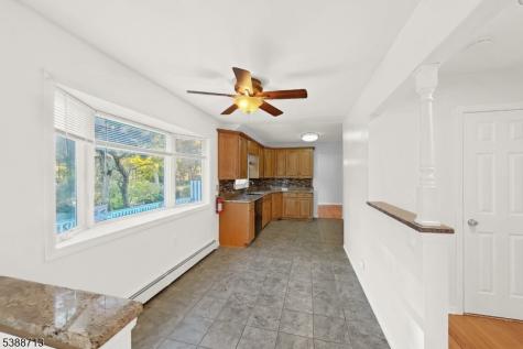 54 Mapledale Avenue Roxbury NJ 07876