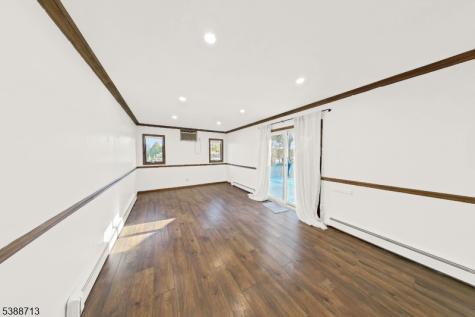 54 Mapledale Avenue Roxbury NJ 07876