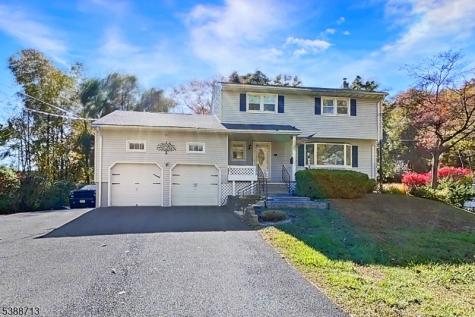 54 Mapledale Avenue Roxbury NJ 07876