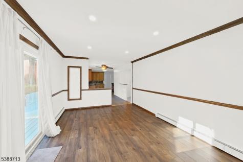 54 Mapledale Avenue Roxbury NJ 07876