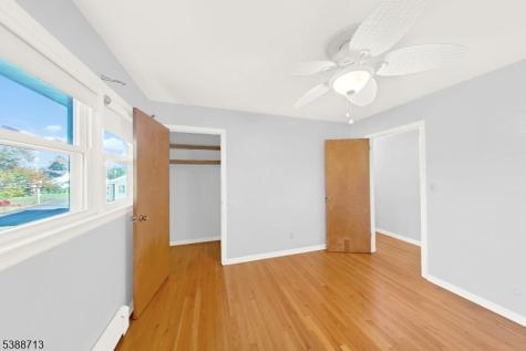 54 Mapledale Avenue Roxbury NJ 07876