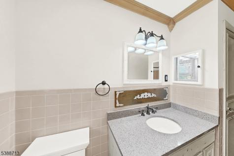 54 Mapledale Avenue Roxbury NJ 07876