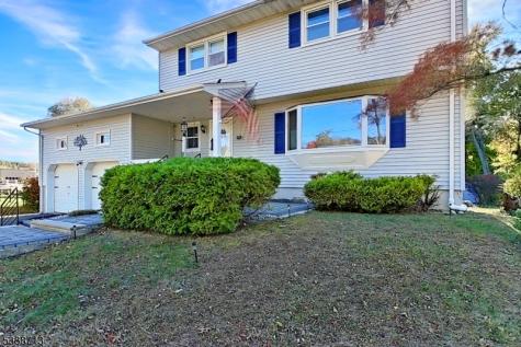 54 Mapledale Avenue Roxbury NJ 07876