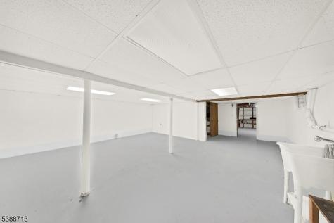 54 Mapledale Avenue Roxbury NJ 07876