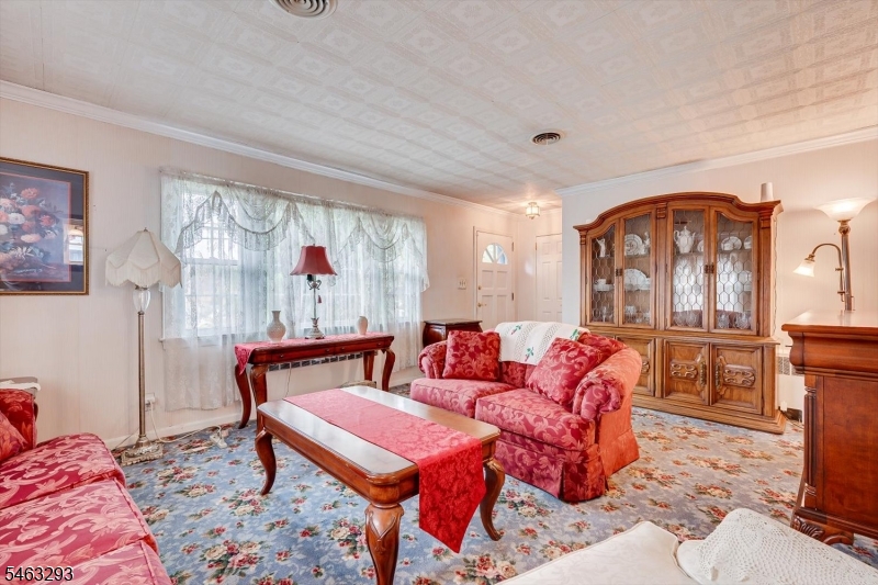 669 Old Post Road Edison NJ 08817