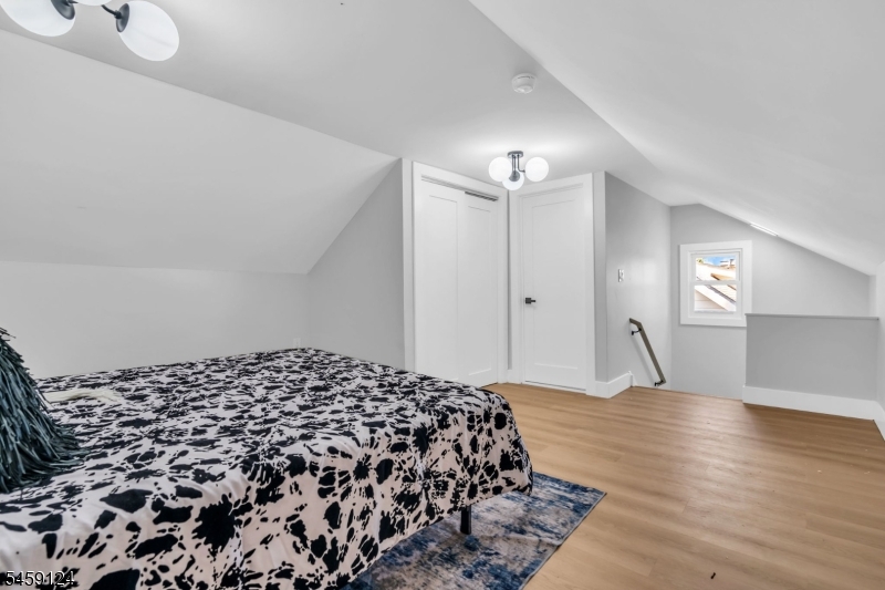 25 Laurel Avenue East Orange NJ 07017