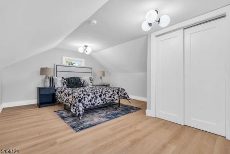 25 Laurel Avenue East Orange NJ 07017