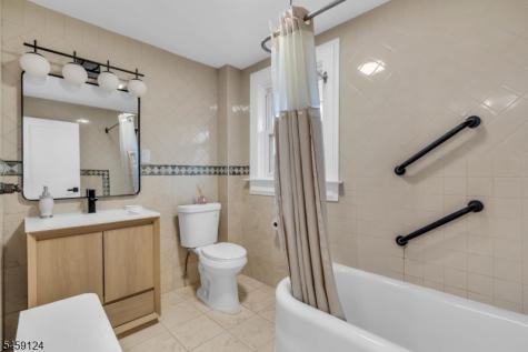 25 Laurel Avenue East Orange NJ 07017