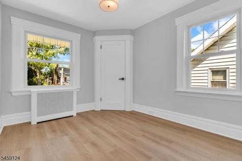 25 Laurel Avenue East Orange NJ 07017