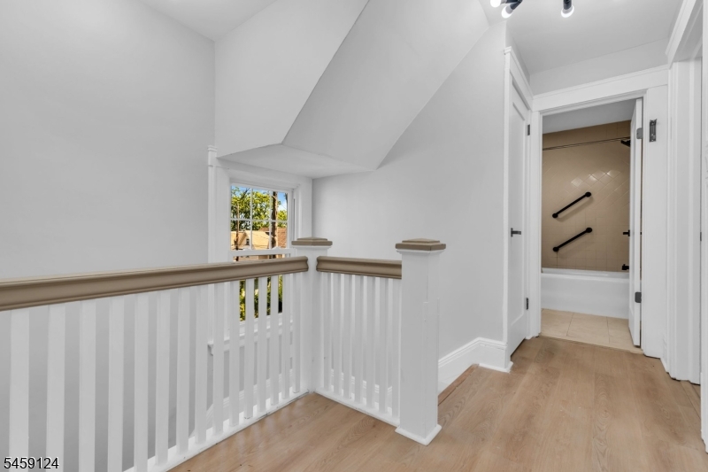 25 Laurel Avenue East Orange NJ 07017