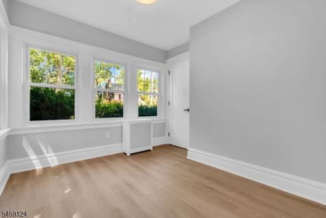 25 Laurel Avenue East Orange NJ 07017