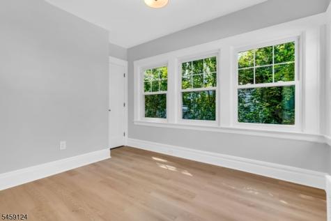 25 Laurel Avenue East Orange NJ 07017