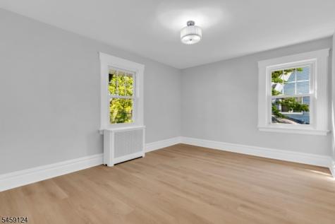25 Laurel Avenue East Orange NJ 07017