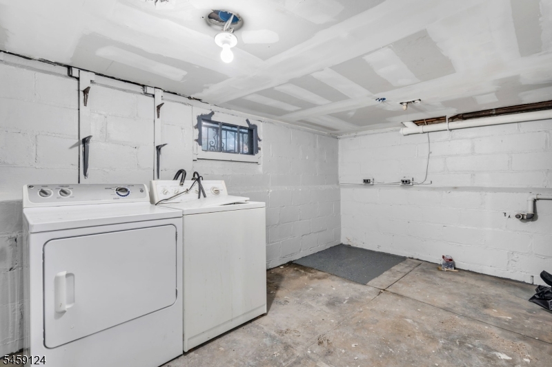 25 Laurel Avenue East Orange NJ 07017