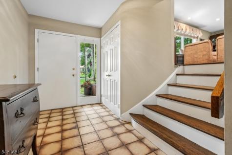 18 Holly Drive Roxbury NJ 07876