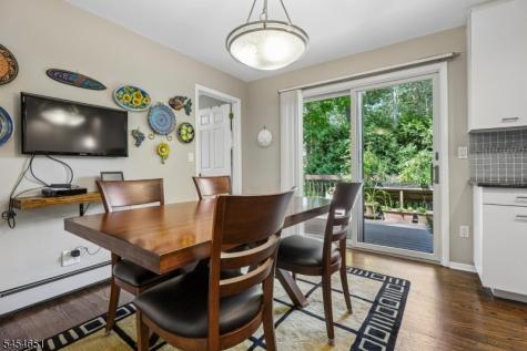 18 Holly Drive Roxbury NJ 07876